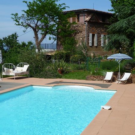 Bed And Breakfast La Maison De Nathalie Les Mayons Bagian luar foto