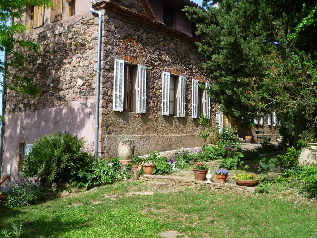 Bed And Breakfast La Maison De Nathalie Les Mayons Bagian luar foto