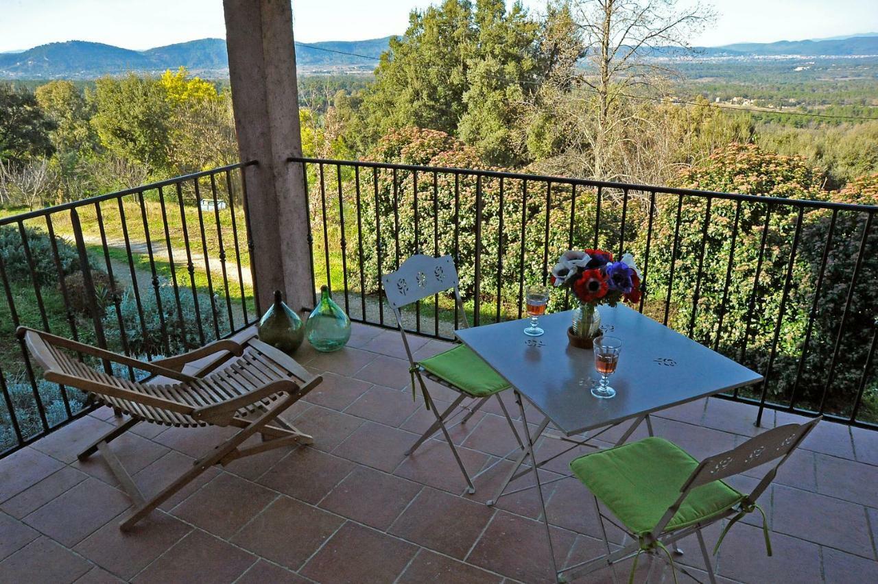 Bed And Breakfast La Maison De Nathalie Les Mayons Bagian luar foto