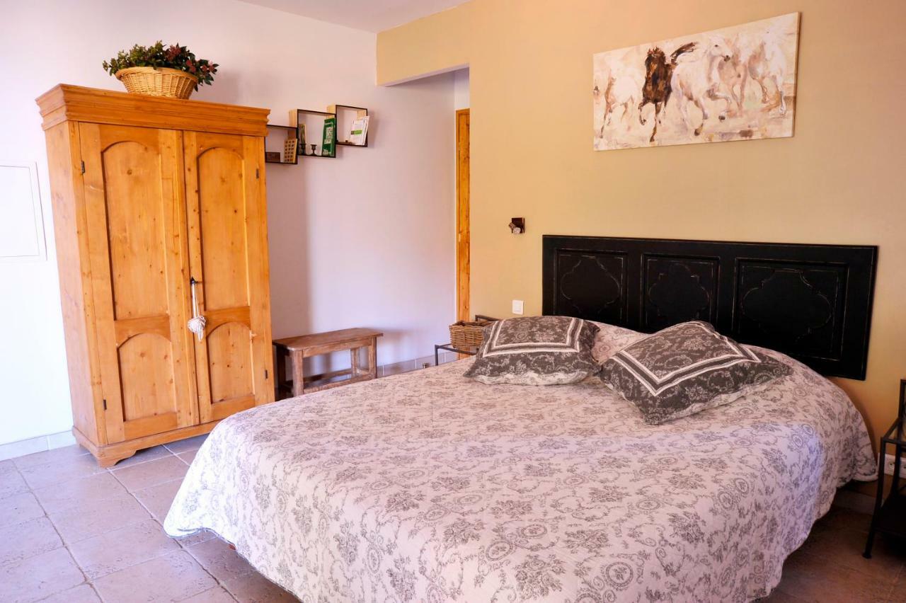 Bed And Breakfast La Maison De Nathalie Les Mayons Bagian luar foto